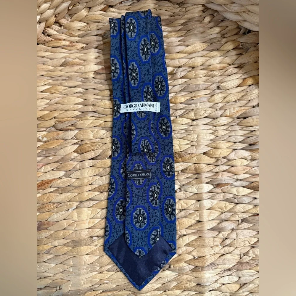 Giorgio Armani Blue and Black Patterned Tie‎